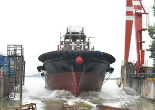 創新工藝顯神威，鎮江船廠3676kw全回轉拖船成功采用氣囊下水